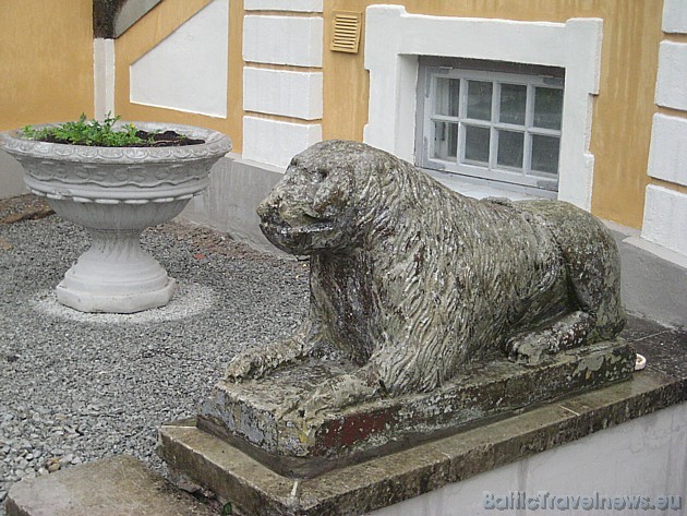 Palmse is the greatest museum-manor in Estonia, and there is the most impressive and beautiful baroque manor house, and in front of the house the lions that are influenced by weather in the course of time are still on guard 