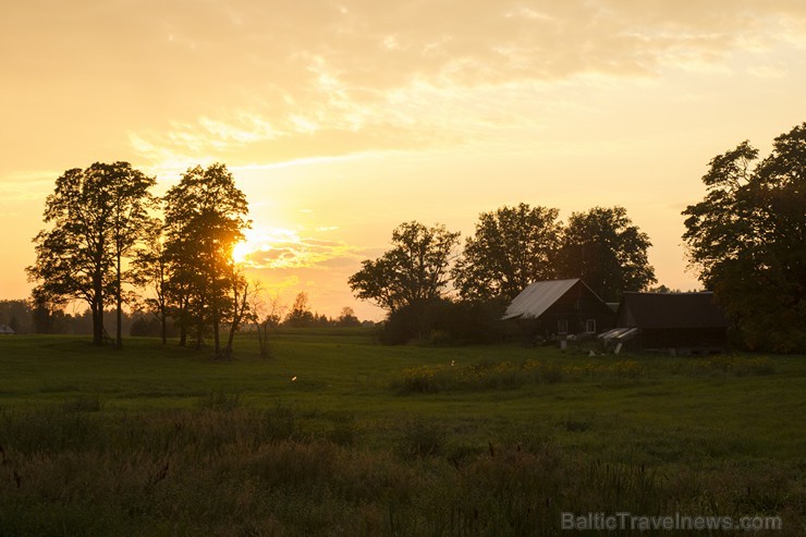 BalticTravelnews enjoy a beautiful sunset from the Gulbene-Aluksne train in Latvia