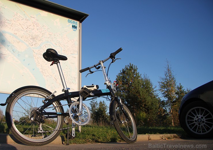 BalticTravelnews.com visit Ogre town in Central Latvia during the most colourful time of the year on the folding bike Tern Link C7. 
