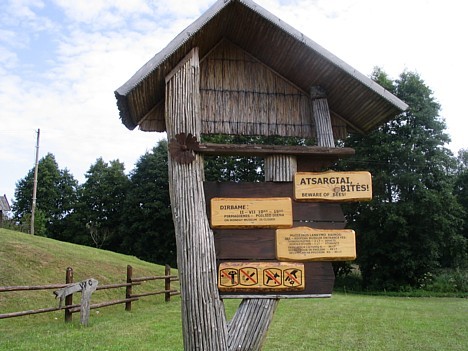 Biškopības muzejs ar lauka ekspozīciju izvietojies uz Tauragnas upītes krasta. 16562