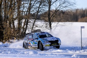 Rally Sarma ātrākais bija pieckārtējais Somijas rallija čempions Asunmaa, bet no latviešu braucējiem ātrākais bija Martins Sesks 1