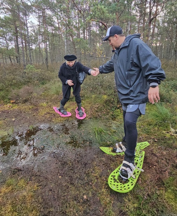 Rīta pārgājiens ar purva kurpēm pa Lielo Ķemeru tīreli. Sadarbībā ar VisitJurmala.lv  Rīta pārgājiens ar purva kurpēm pa Lielo Ķemeru tīreli. Sadarbībā ar VisitJurmala.lv 378895