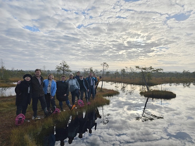 Rīta pārgājiens ar purva kurpēm pa Lielo Ķemeru tīreli. Sadarbībā ar VisitJurmala.lv  Rīta pārgājiens ar purva kurpēm pa Lielo Ķemeru tīreli. Sadarbībā ar VisitJurmala.lv 378910