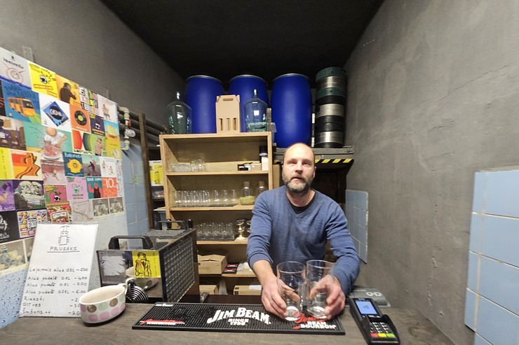 Degustējam Jūrmalas amatniecības alus darītavas « Prusaks » produkciju un viesmīlību. Sadarbībā ar VisitJurmala.lv  Degustējam Jūrmalas amatniecības alus darītavas « Prusaks » produkciju un viesmīlību. Sadarbībā ar VisitJurmala.lv 379346