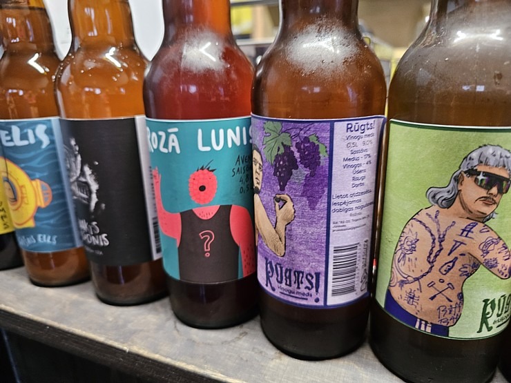 Degustējam Jūrmalas amatniecības alus darītavas « Prusaks » produkciju un viesmīlību. Sadarbībā ar VisitJurmala.lv  Degustējam Jūrmalas amatniecības alus darītavas « Prusaks » produkciju un viesmīlību. Sadarbībā ar VisitJurmala.lv 379348