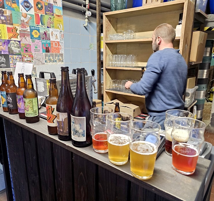Degustējam Jūrmalas amatniecības alus darītavas « Prusaks » produkciju un viesmīlību. Sadarbībā ar VisitJurmala.lv  Degustējam Jūrmalas amatniecības alus darītavas « Prusaks » produkciju un viesmīlību. Sadarbībā ar VisitJurmala.lv 379349
