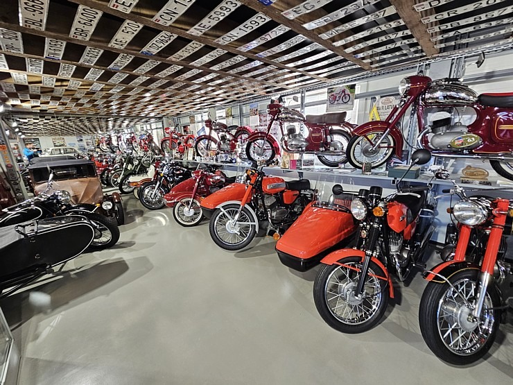 Apmeklējam Milzkalnes «Classic Car & Motorcycle Garage» muzeju Tukuma novadā  Apmeklējam Milzkalnes «Classic Car & Motorcycle Garage» muzeju Tukuma novadā 379804