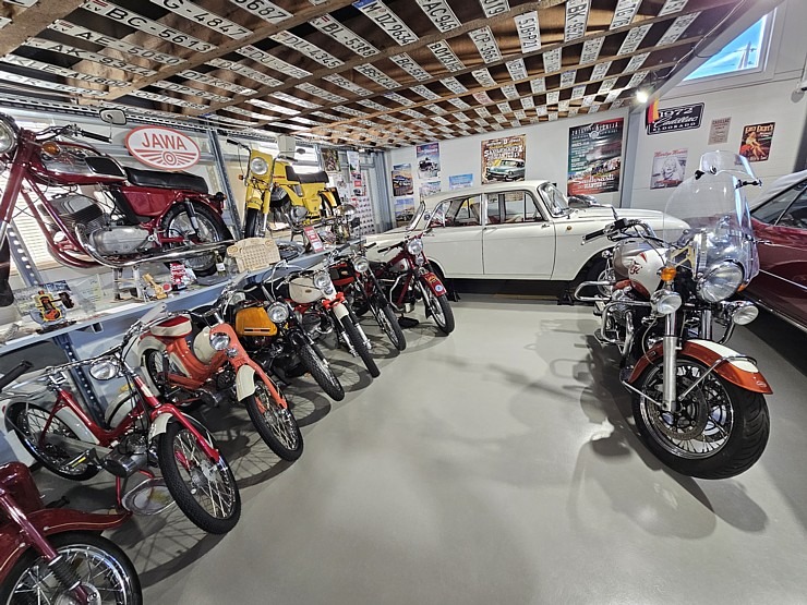 Apmeklējam Milzkalnes «Classic Car & Motorcycle Garage» muzeju Tukuma novadā  Apmeklējam Milzkalnes «Classic Car & Motorcycle Garage» muzeju Tukuma novadā 379805