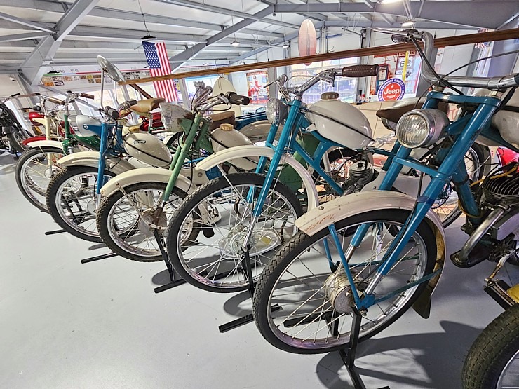 Apmeklējam Milzkalnes «Classic Car & Motorcycle Garage» muzeju Tukuma novadā  Apmeklējam Milzkalnes «Classic Car & Motorcycle Garage» muzeju Tukuma novadā 379806