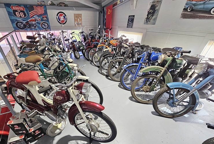 Apmeklējam Milzkalnes «Classic Car & Motorcycle Garage» muzeju Tukuma novadā  Apmeklējam Milzkalnes «Classic Car & Motorcycle Garage» muzeju Tukuma novadā 379807