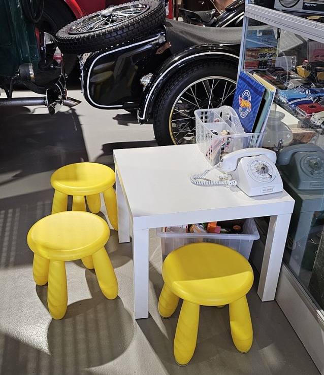 Apmeklējam Milzkalnes «Classic Car & Motorcycle Garage» muzeju Tukuma novadā  Apmeklējam Milzkalnes «Classic Car & Motorcycle Garage» muzeju Tukuma novadā 379827