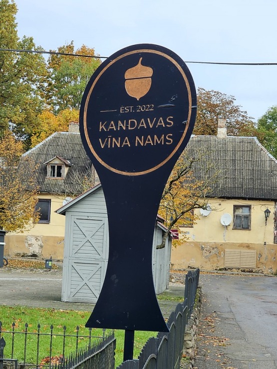 Izbaudām Kandavas Vīna nama viesmīlību Tukuma novadā  Izbaudām Kandavas Vīna nama viesmīlību Tukuma novadā 379876