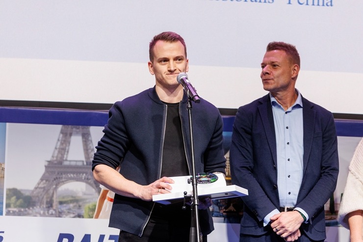 «GADA CILVĒKS TŪRISMĀ 2025» laureāti tiek godināti uz «Balttour 2026» skatuves. Foto: Andrejs Terentjevs, BT1 385660