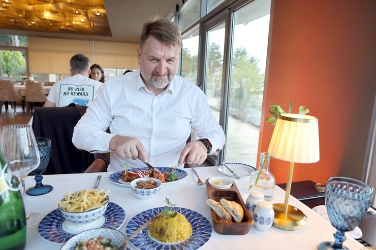 Jūrmalas viesnīca «Baltic Beach Hotel» atklāj jaunas virtuves restorānu «AMBER VIEW» - Vidusjūras virtuve ar turku dvēseli 395233