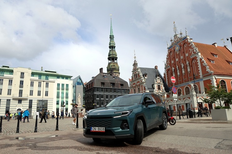 Apceļojam Latviju sadarbībā ar «SIXT Latvia» un «Toyota RAV4» (no 30 eiro dienā) 395841