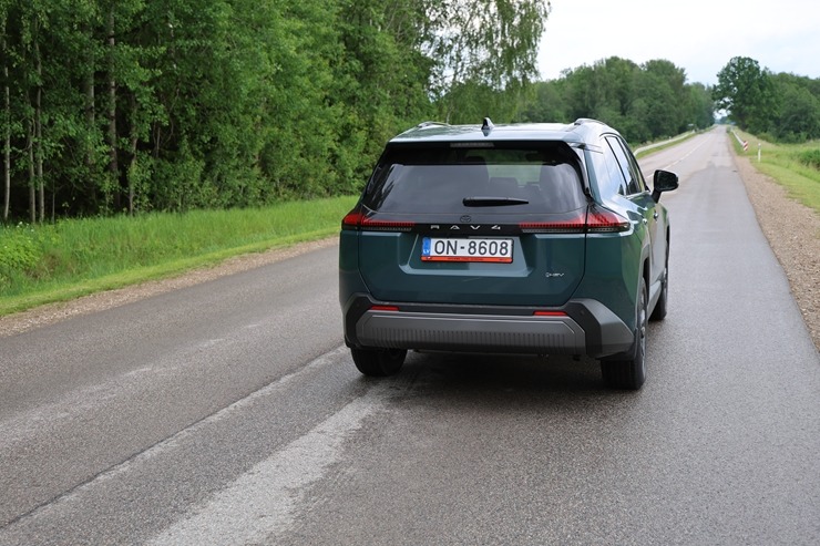 Apceļojam Latviju sadarbībā ar «SIXT Latvia» un «Toyota RAV4» (no 30 eiro dienā) 395817