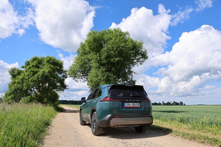 Apceļojam Latviju sadarbībā ar «SIXT Latvia» un «Toyota RAV4» (no 30 eiro dienā) 395822