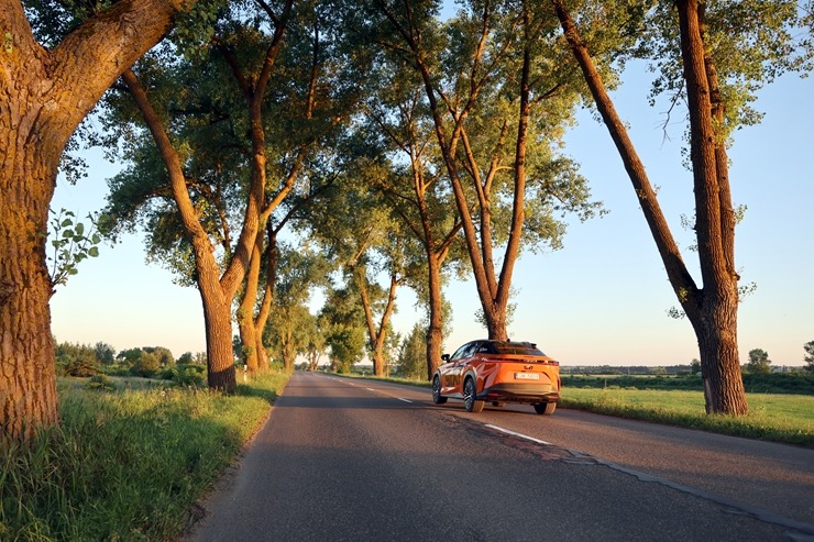 Sadarbībā ar «SIXT Latvia» un «Lexus RZ 500e» (no 850 eiro mēnesī) apceļojam Daugavpili un Augšdaugavas novadu 396025