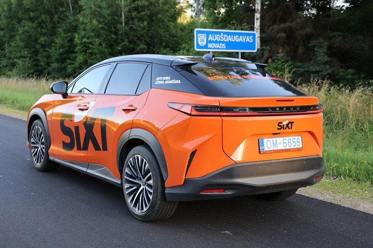 Sadarbībā ar «SIXT Latvia» un «Lexus RZ 500e» (no 850 eiro mēnesī) apceļojam Daugavpili un Augšdaugavas novadu 396030
