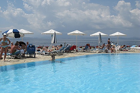 Viesnīcas baseins ar Vidusjūras ūdeni 23501