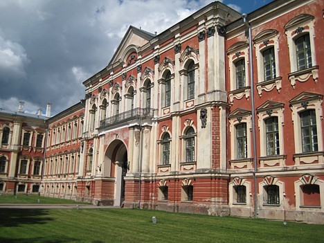 Rundāles pils muzeja ekspozīcija Jelgavas pilī ir kļuvusi par divu Kurzemes hercogu Ketleru un Bīronu dinastiju apbedījumu vietu 25999