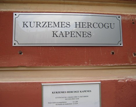 Kurzemes Hercogu kapenes ir atvērtas katru dienu 26000