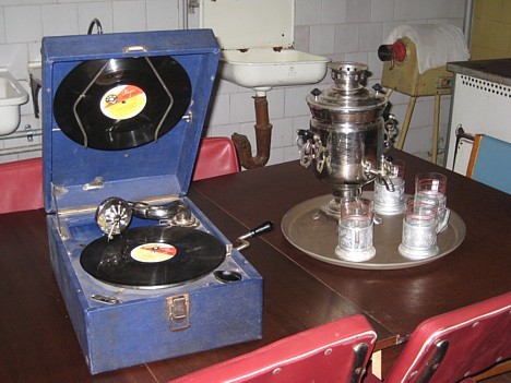 Nostaļģijai - gramofons un samovars 26928