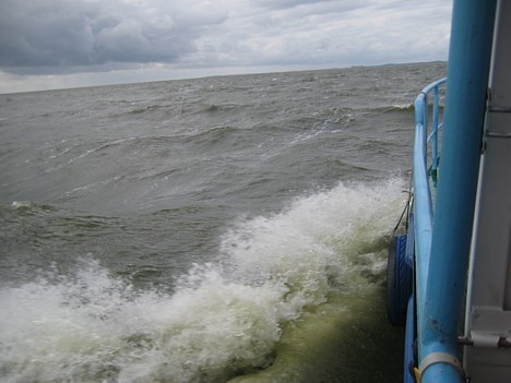 Vidēju viļņu pakāpe līcī nebūt nav no tām mierīgākajām, un tas arī paildzina kuģīša braukšanas laiku 28198