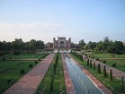 Jāatzīmē, ka Indijā Taj Mahal mauzolejs ir celts Šahdžahāna valdīšanas laikā un tā būvniecībā piedalījās vairāk kā 20 tūkstoši cilvēku, 20 gadu garumā 6