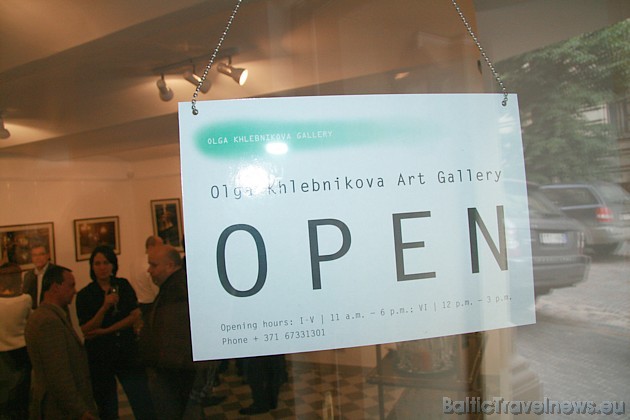 Galerija ir atvērta no pirmdienas līdz piektdienai ar darba laikiem 11:00-18:00 un sestdien 12:00-15:00 34233