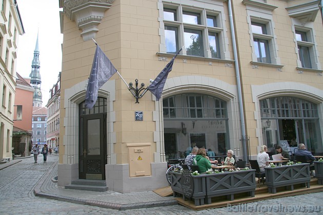 Restorāns atrodas uz vienas ass - Pēterbaznīca, viesnīca Neiburgs Hotel un Rīgas Doma baznīca 35381