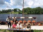 Īpašā preses konferencē tiek iepazīstināts ar jauno vikingu kuģi 7