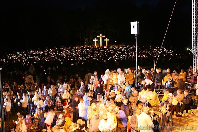 Skaitliski vislielākā svētceļnieku grupa 130 cilvēku sastāvā ieradusies no Rīgas Svētā Jēkaba katedrāles 36139
