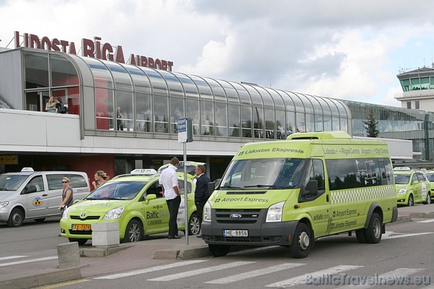 BalticTaxi kopā ar lidostas ekspresi, kas kursē starp lidostu un Rīgas centra viesnīcām 36519