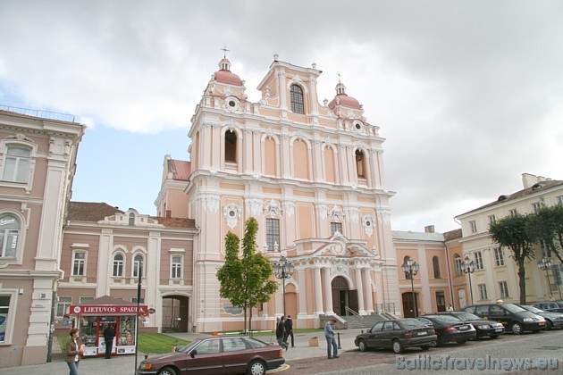 Svētā Kazimira baznīcu uzbūvēja jezuīti no 1604 līdz 1616.gadam kā pirmo Viļņas baroka stila baznīcu, vēlāk tā bija pareizticīgo baznīca (1832-1917) u 37133