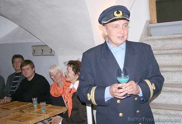 Zivju restorāna viesi varēja uzklausīt īsta kapteiņa runu un nobaudīt kokteili ''Baltijas jūra glāzē'' 37361