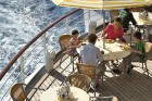Uz katra no AIDA Cruises kuģiem pieejami daudzi restorāni, kafejnīcas, bistro un bāri 10