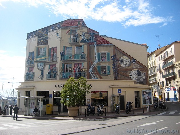 Centrālais sienu zīmējums ar nosaukumu Cinema Cannes. Adrese: Place Cornut-Gentille - 1 quai Saint-Pierre 41939