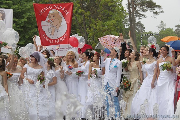 Līgavu parāde 2010 Jūrmalā 13.06.2010 www.ligavuparade.lv 44864