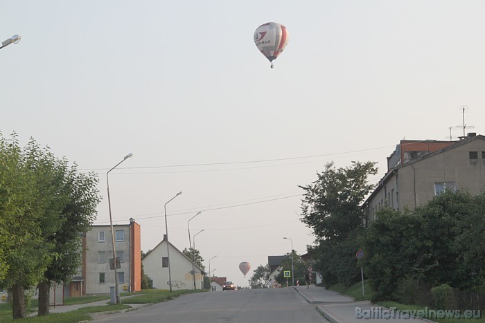 LMT gaisa balonu festivāls 2010 - BTA gaisa balons virs Madonas pilsētas ielām 48233