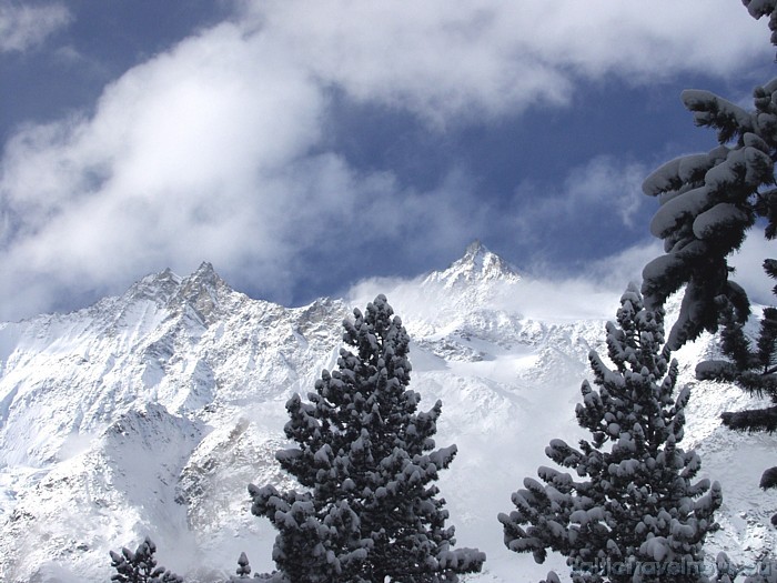 Zāsas ielejā atrodas Šveices augstākais kalns Dom (4545 m) 
Foto: Photopress/Saas-Fee 50905