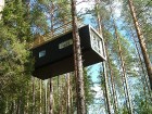 Viesnīca sastāv no sešiem unikāliem numuriem, kas izbūvēti kokos 4-6 metru augstumā
Foto: © Treehotel 2