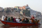 Ģimenes svētku (vai sēru) izbrauciens pa Gangu. Varanasī. Foto: Guna Bērziņa 7