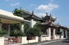 Ķīniešu kapsēta Manilā aprīkoti ar kristāla lustrām, ūdens tualetēm, virtuvēm, karstu un aukstu ūdeni, un pat kondicionieriem
Foto: Irīna Klapere, Re 26