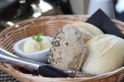 Bar Duck apvieno jaunu, mūsdienīgs stilu, izmeklētu virtuvi, plašu dzērienu un ēdienu klāstu 13