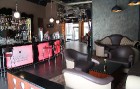 Bar Duck apvieno jaunu, mūsdienīgs stilu, izmeklētu virtuvi, plašu dzērienu un ēdienu klāstu 23