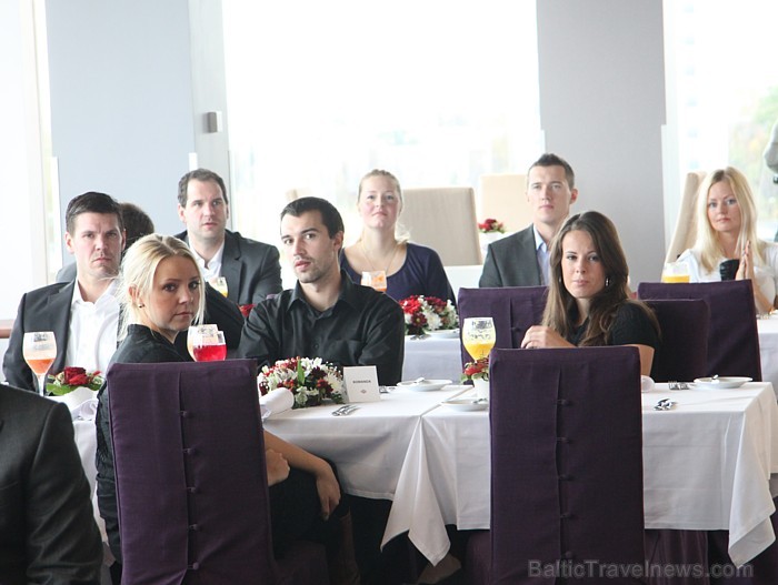 Islande Hotel 13.10.2011 prezentē jauno DINAMO ēdienkarti kopā ar hokeja komandu - www.islandehotel.lv 67906