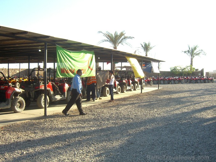 Ekskursija MOTO SAFARI - Esam ieradušies bāzē, no kuras sāksies izbrauciens ar kvadrocikliem pa tuksnesi - www.novatours.lv 69418