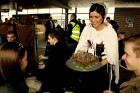 Pasažieriem, kas lidoja Czech Airlines svētku brauciena tika sarupēti īpaši pārsteigumi, gan sagaidot lidojumu, gan paša lidojuma laikā -  www.czechai 4