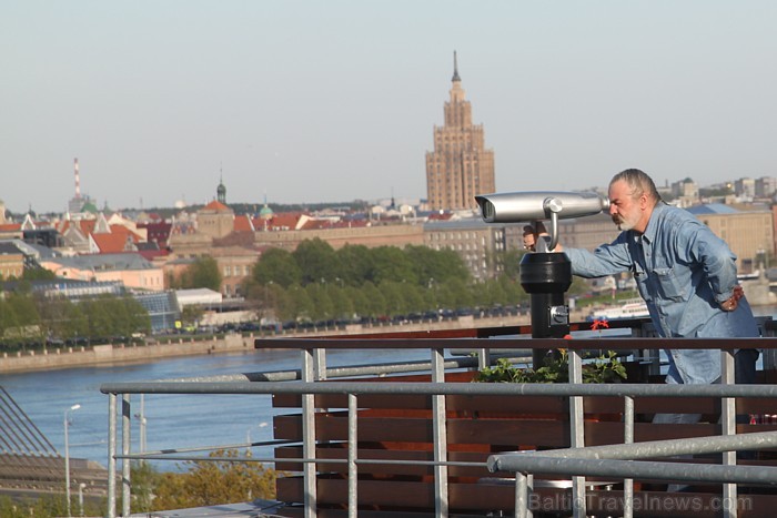 Rīgas skaistākās panorāmas jumta terase Pārdaugavā ir atklāta vasaras sezonai - www.islandehotel.lv 75139